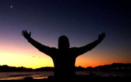 arms-outstretched-natales